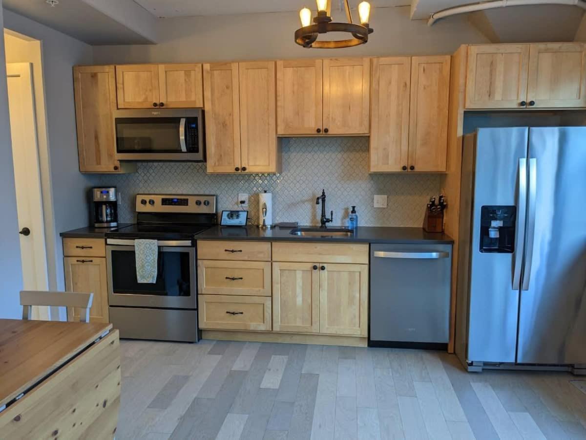 Condo On State Hospital Grounds! Traverse City Ngoại thất bức ảnh
